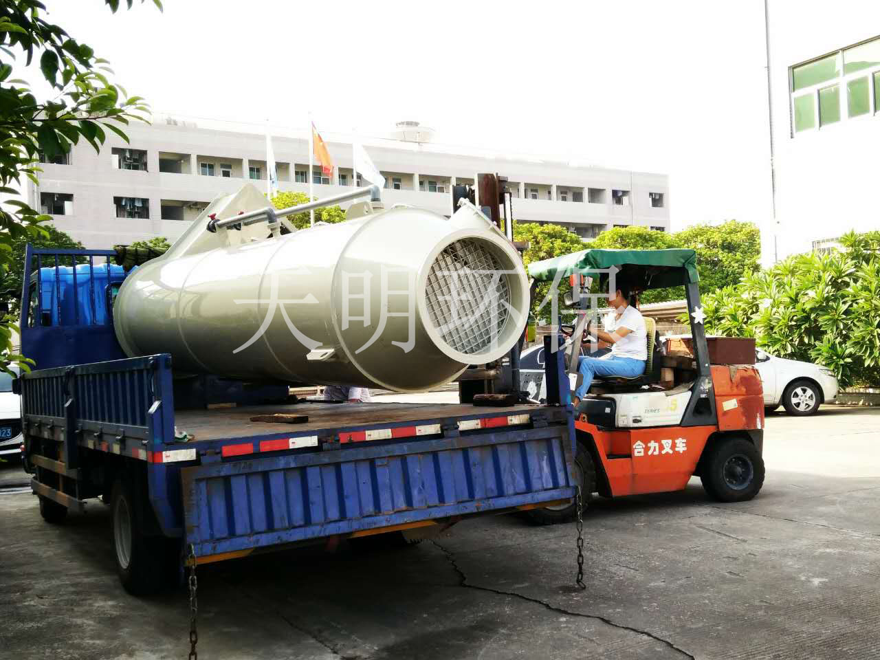 喷淋塔设备发往湖南