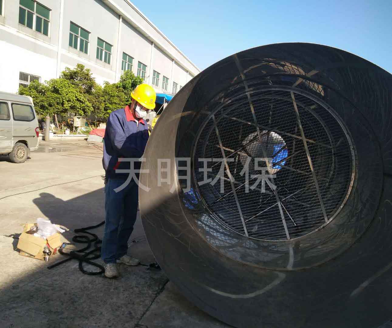 2台喷淋塔设备同时制造中