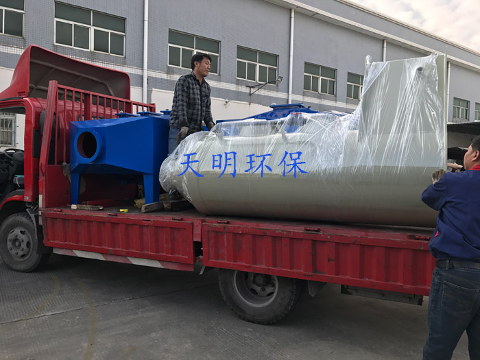酸碱废气处理设备装车中